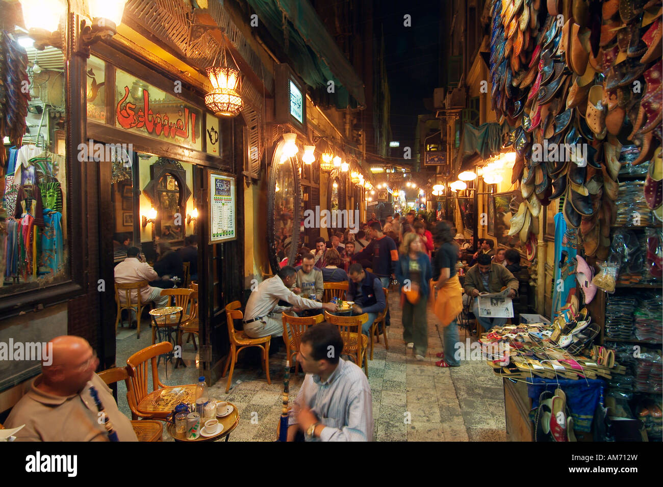 Narrow street in the Khan el-Khalili bazaar, outside Fishawi's cafe and teahouse, Cairo, Egypt Stock Photo