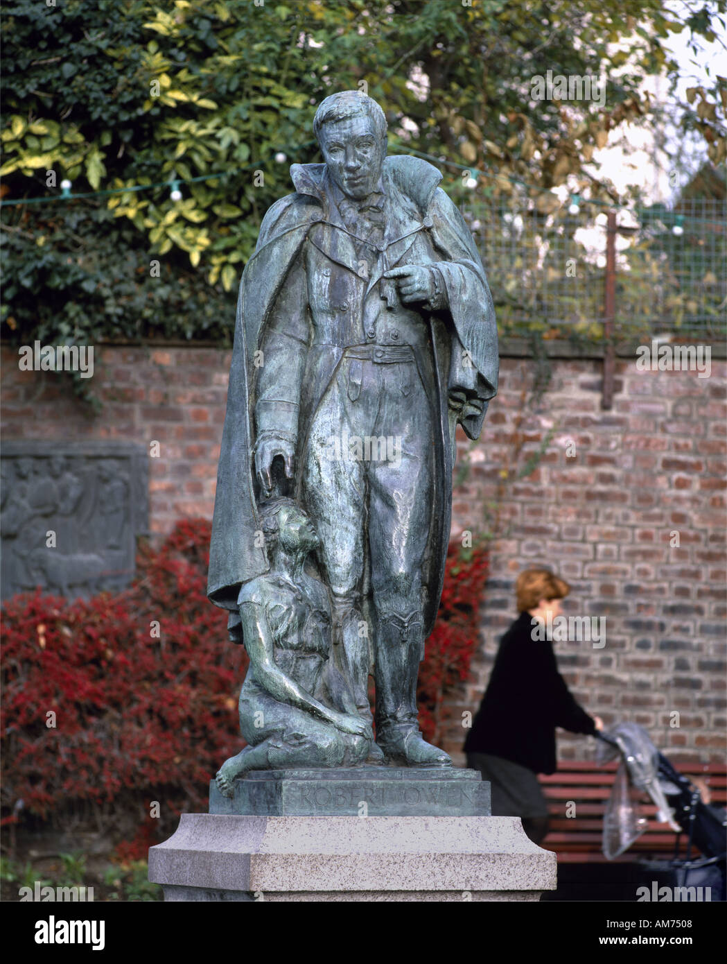 Statue of Robert Owen in his birthplace of  Newtown, Powys, Wales. Stock Photo