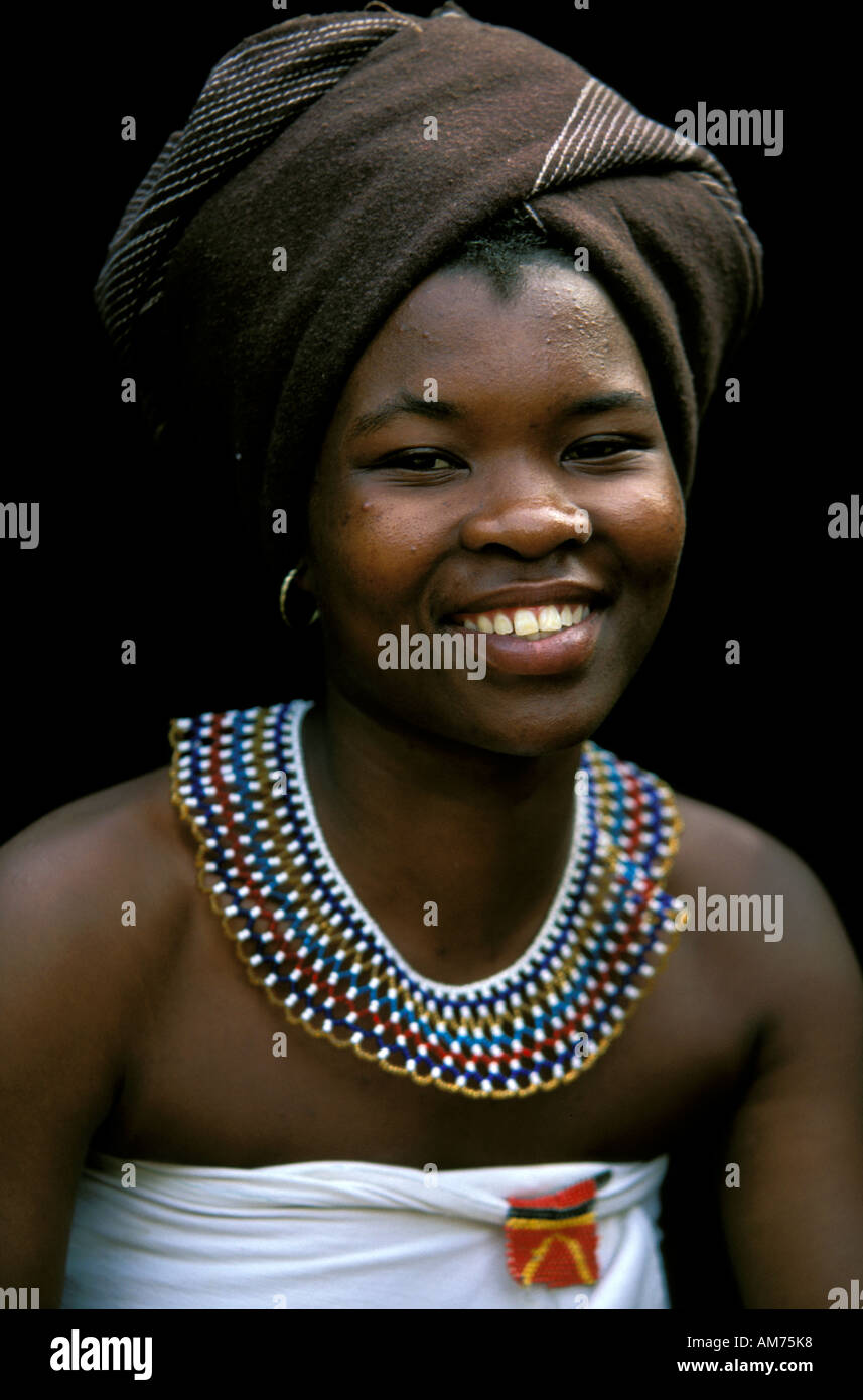 African traditional headwear tribal hi-res stock photography and images ...