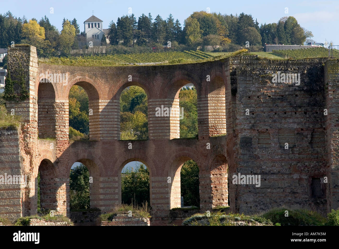 Public bath of the Emperor, arched windows of the Caldarium, Trier ...