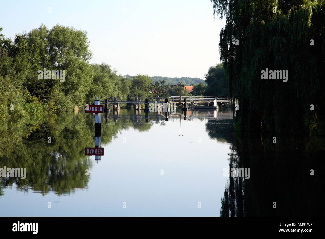 View of Sonning weir on river Thames from Thames path 1 Stock Photo