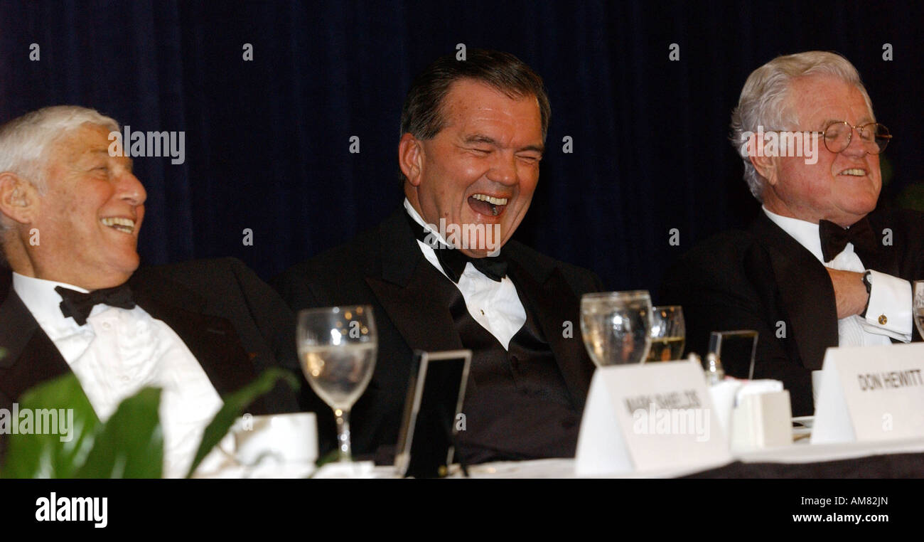 Don Hewitt Tom Ridge and Senator Ted Kennedy enjoy a joke during the 15th Annual Roast for Spina Bifida which honored Don Hewit Stock Photo