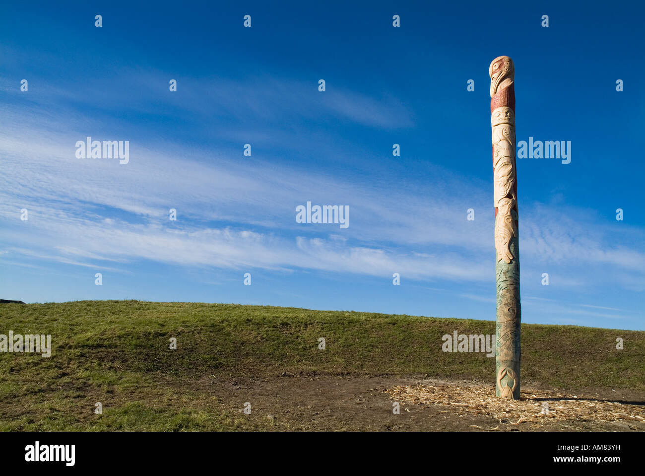 dh Totem pole HOLM ORKNEY Native Canadian Squamish Indian and Orcadian Totem Pole wooden art carved Stock Photo