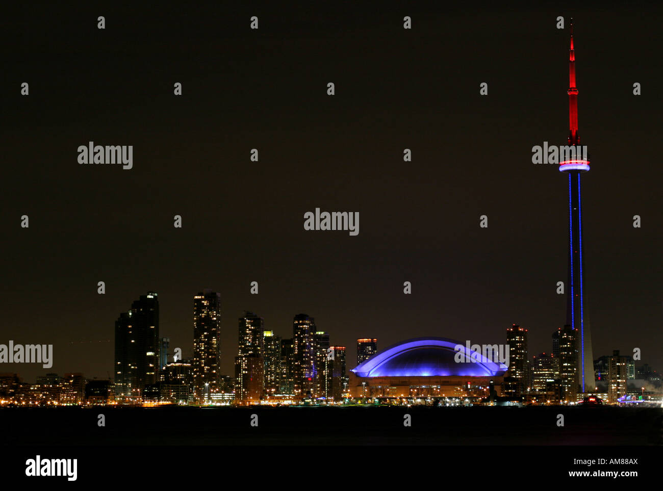 Toronto skyline at night Stock Photo - Alamy