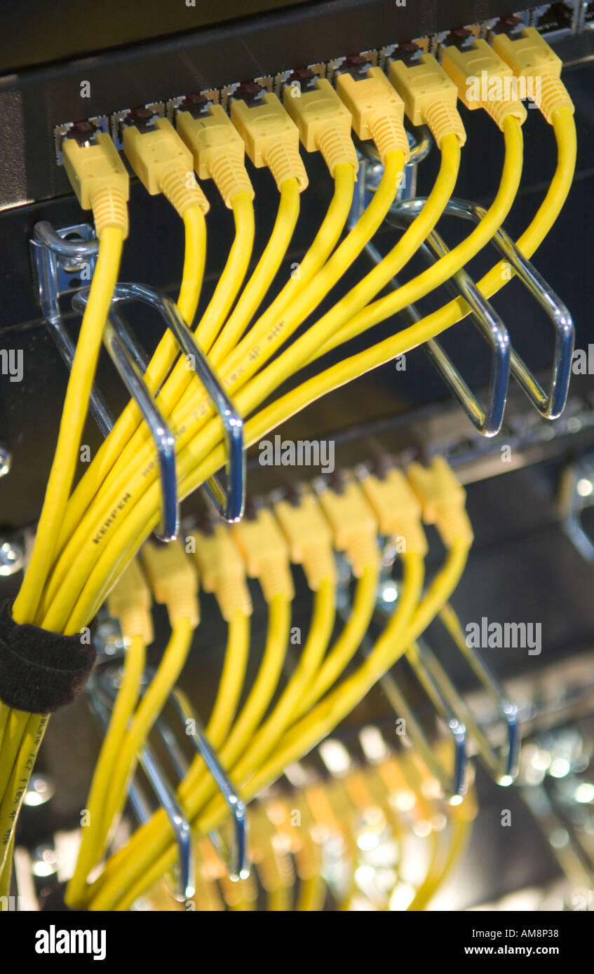 Yellow cables hires stock photography and images Alamy
