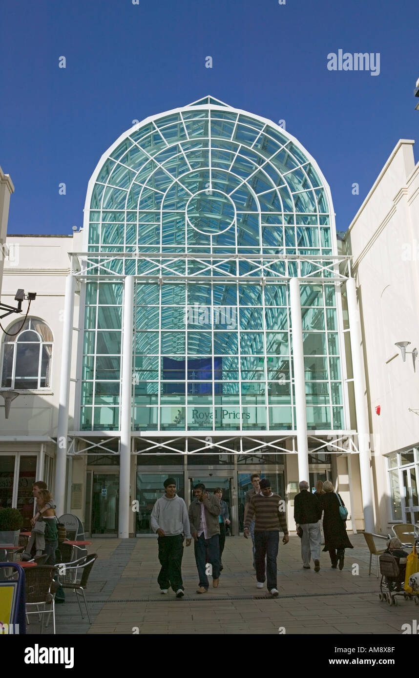Leamington Spa Shopping Mall Stock Photo Alamy