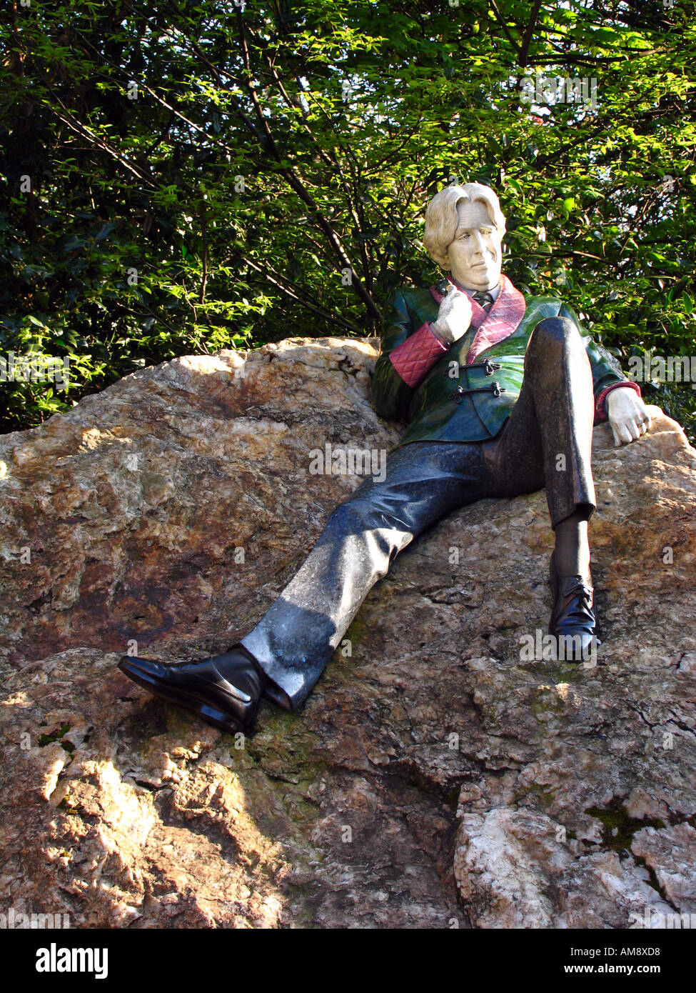 Oscar Wilde statue, St Stephens Green, Dublin, Ireland Stock Photo Alamy