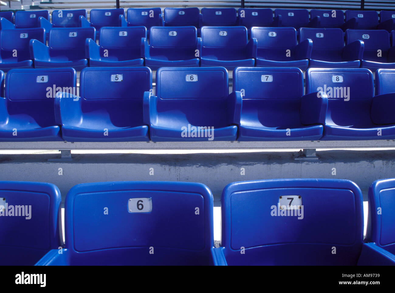 Seated stadium hi-res stock photography and images - Alamy