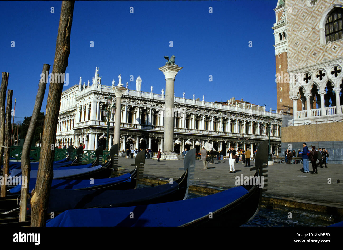 Columns venice lion st theodore hi-res stock photography and images - Alamy