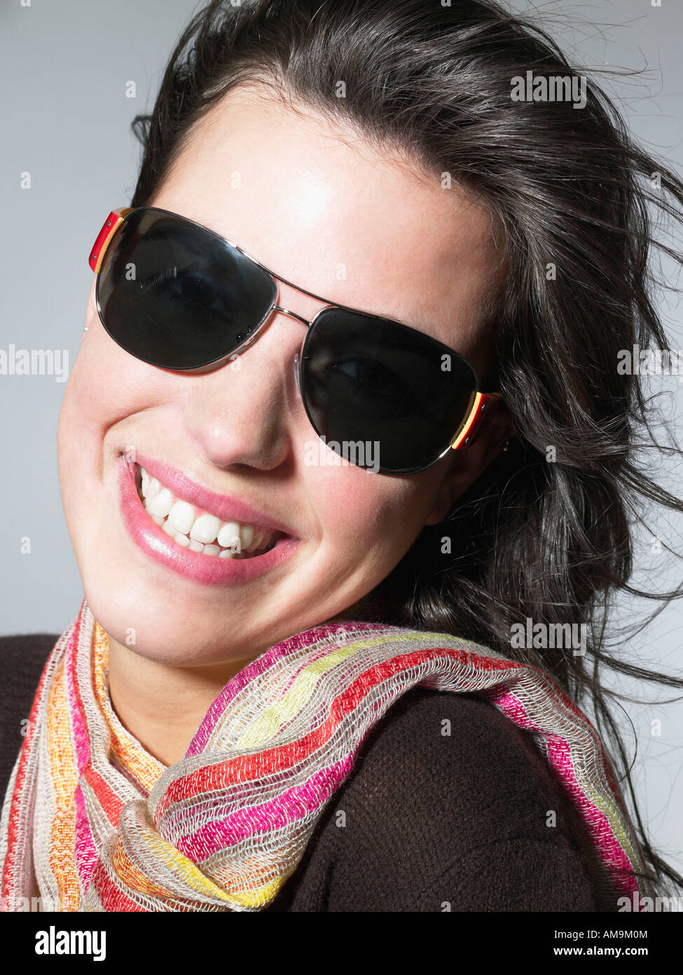 Woman wearing sunglasses hi-res stock photography and images - Alamy