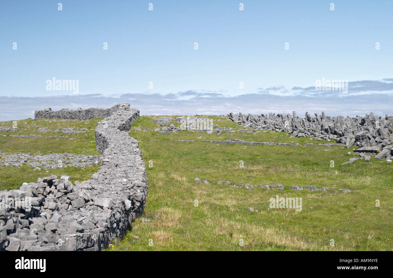 Aran island architecture hi-res stock photography and images - Alamy