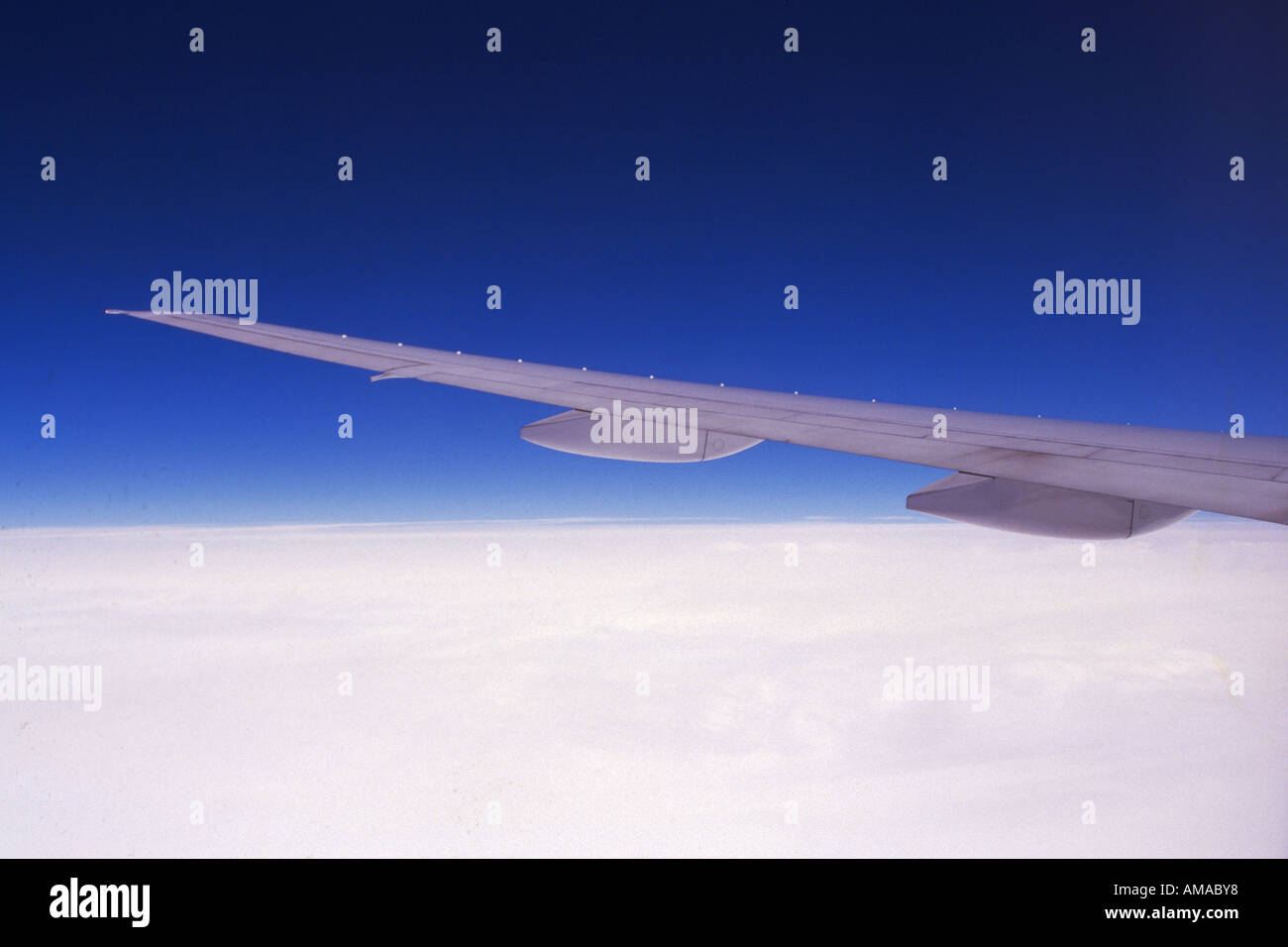 Jumbo jet flying white hi-res stock photography and images - Alamy