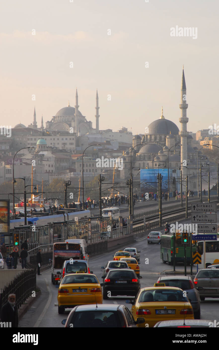 Traffic move in early hires stock