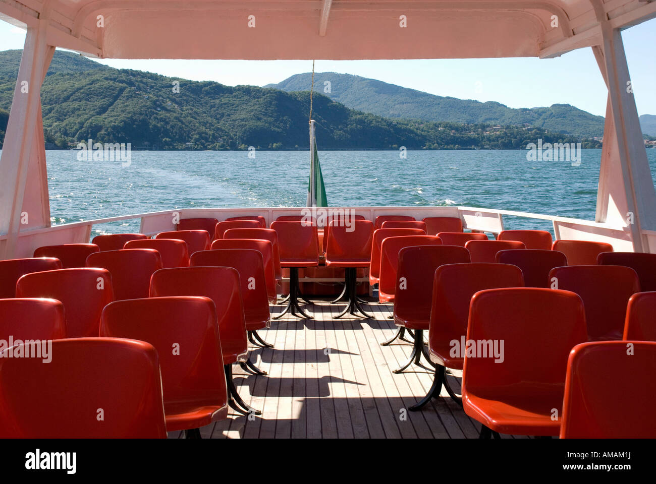Boat horizontal tourist hi-res stock photography and images - Alamy
