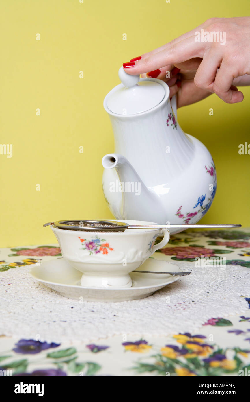 Pouring tea strainer hires stock photography and images Alamy