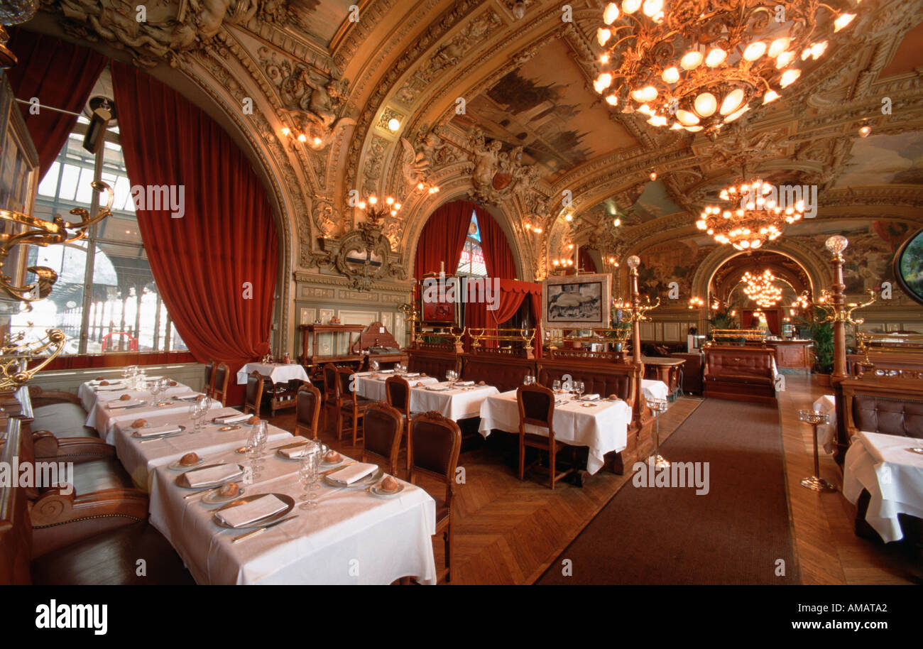 The Restaurant Le Train Bleu with cuisine traditionelle at the railway station Gare de Lyon Stock Photo
