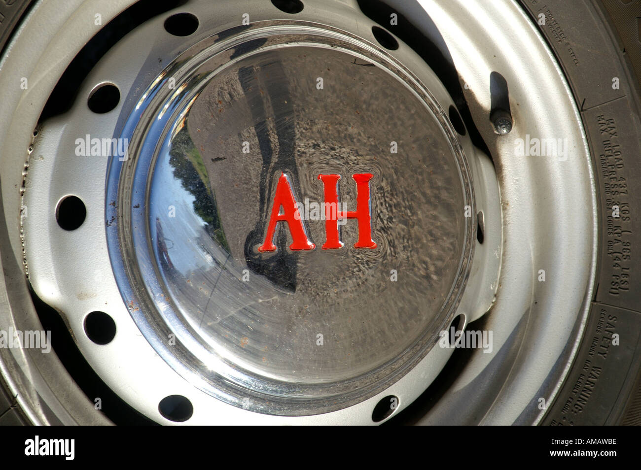 Dustcaps and logo on Austin Healey Sprite classic sports car the Frogeye Stock Photo