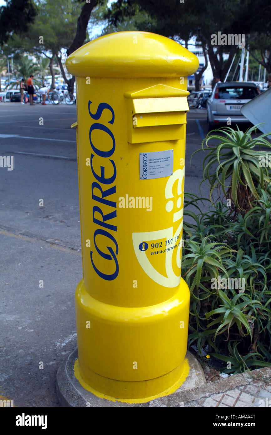 Mailbox yellow correos hires stock photography and images Alamy