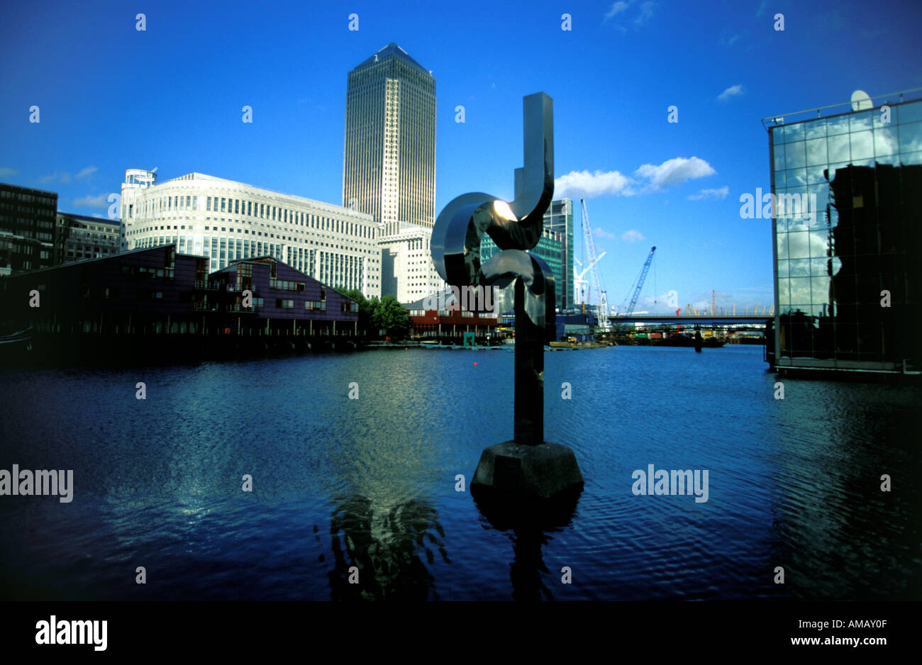 Canary wharf sculpture hi-res stock photography and images - Alamy