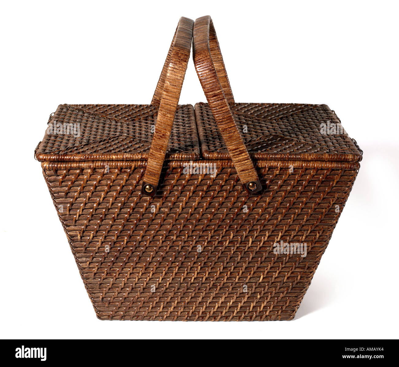 Picnic basket cutout hi-res stock photography and images - Alamy