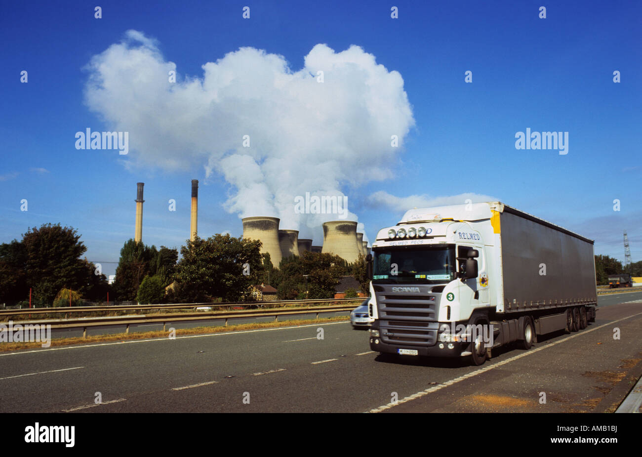 lorry passing ferrybridge power station yorkshire uk Stock Photo