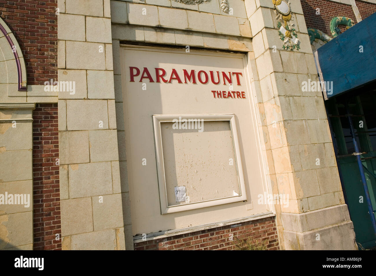 Paramount sign hi-res stock photography and images - Alamy