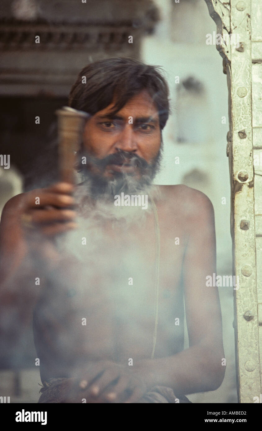 India Rajasthan man smoking pipe Stock Photo