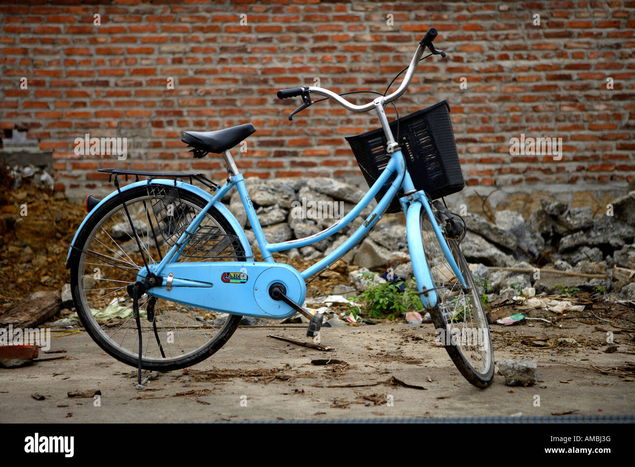 Blue bicycle hi-res stock photography and images - Alamy