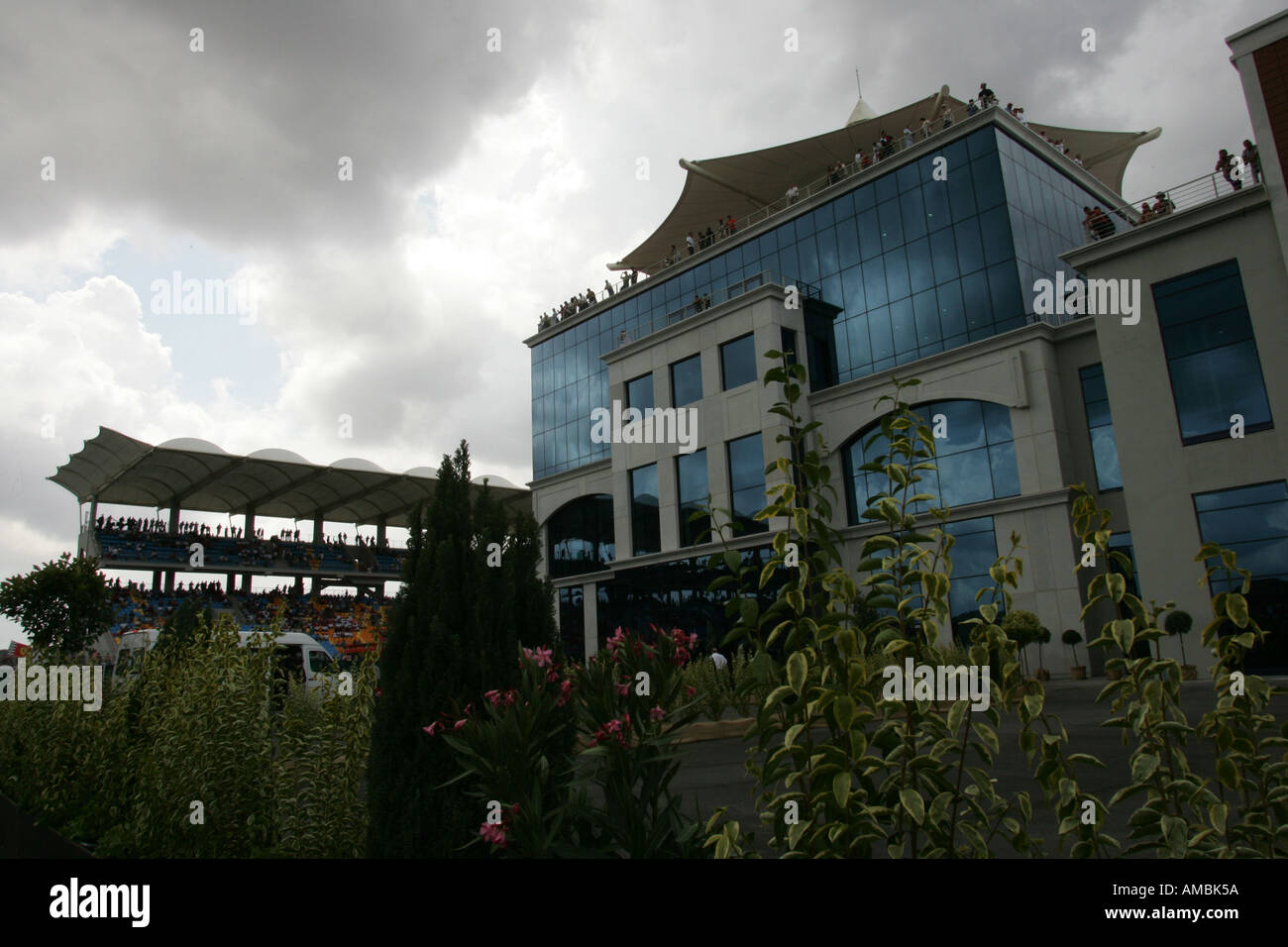 f1 paddock club prices