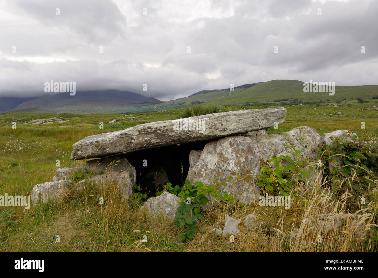 Srahmee Megalithic Tomb, near Louisburgh, County Mayo, Ireland Stock Photo
