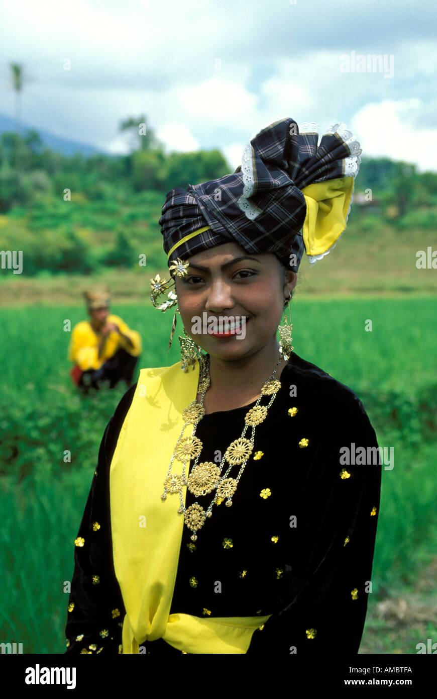 Portrait of a girl in a traditional Sumatran costume Stock Photo - Alamy