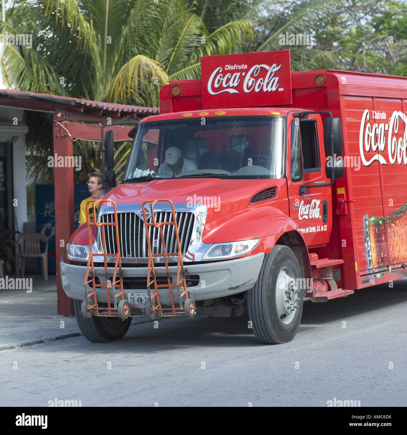 Coca cola truck mexico hi-res stock photography and images - Alamy