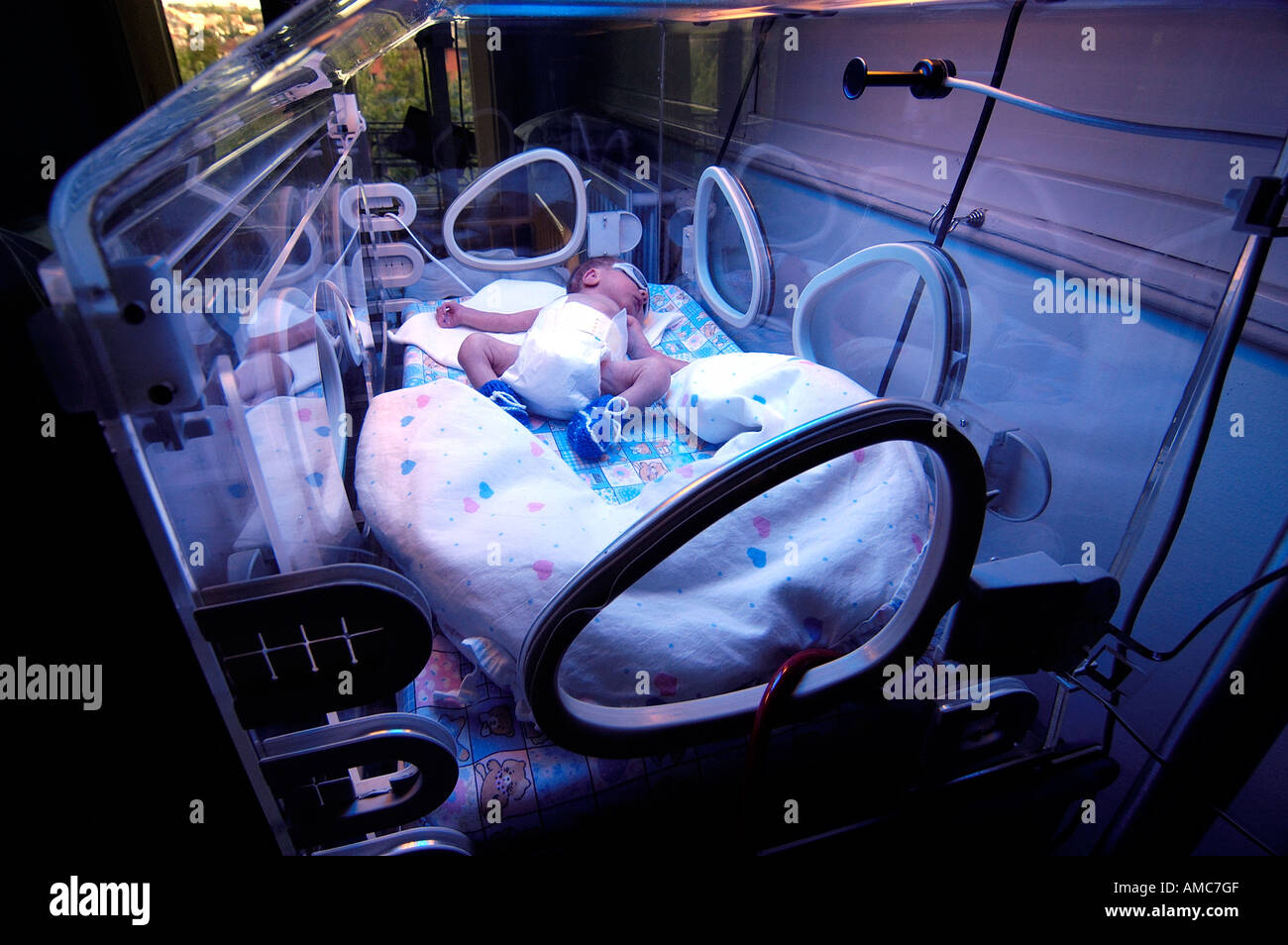 Premature baby and mother in nicu hires stock photography and images