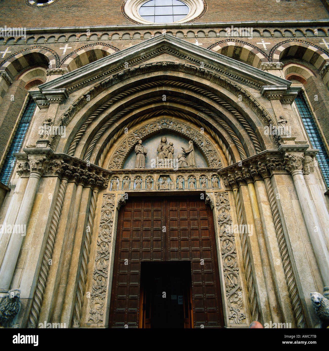 Vicenza san lorenzo church hires stock photography and images Alamy