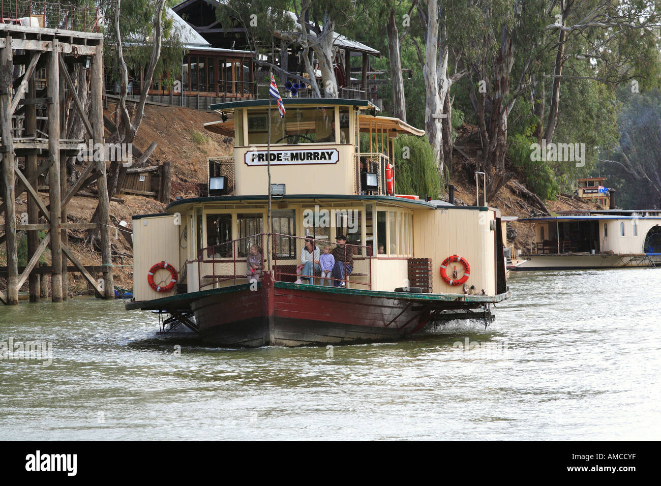 Paddlesteamers Pride of the Murray at the historic Port of Echuca