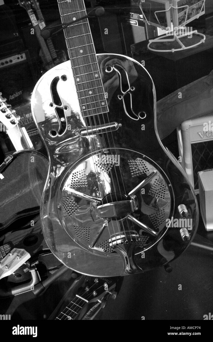 BLACK AND WHITE OF A STEEL SLIDE GUITAR BAPD2793 Stock Photo Alamy