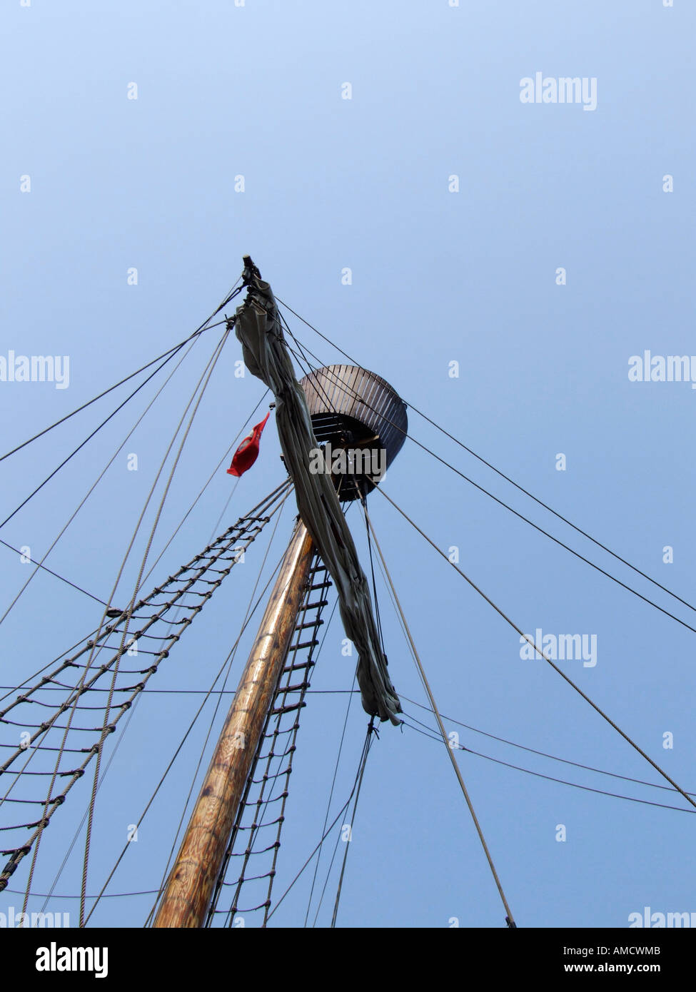 Platform mast ship rigging hires stock photography and images Alamy