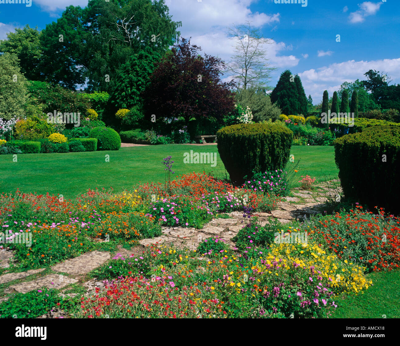 Barnsley House Gardens in June Stock Photo Alamy