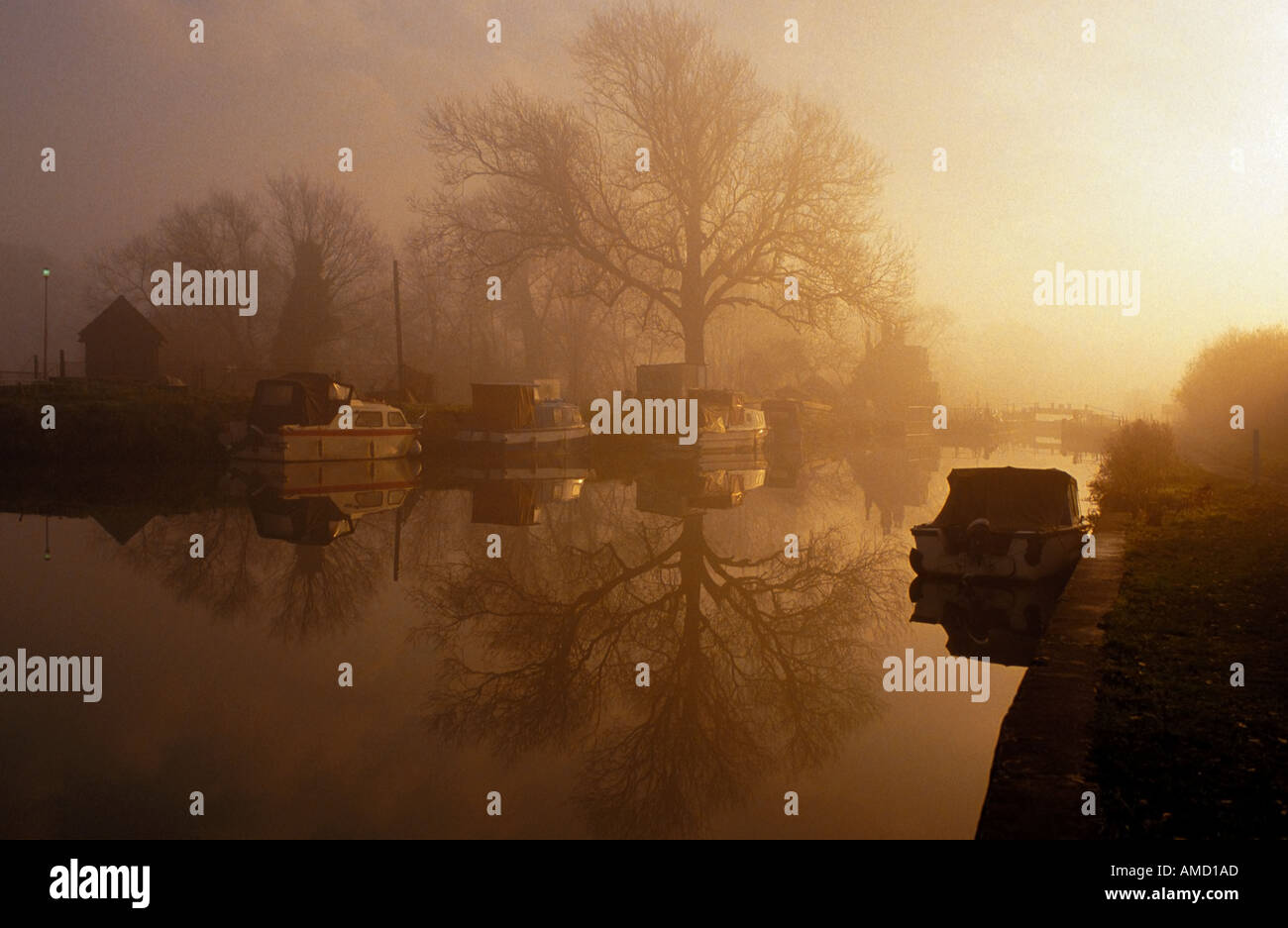 Fieldes Lock eu europe uk united kingdom great britain england river lee navigation ...