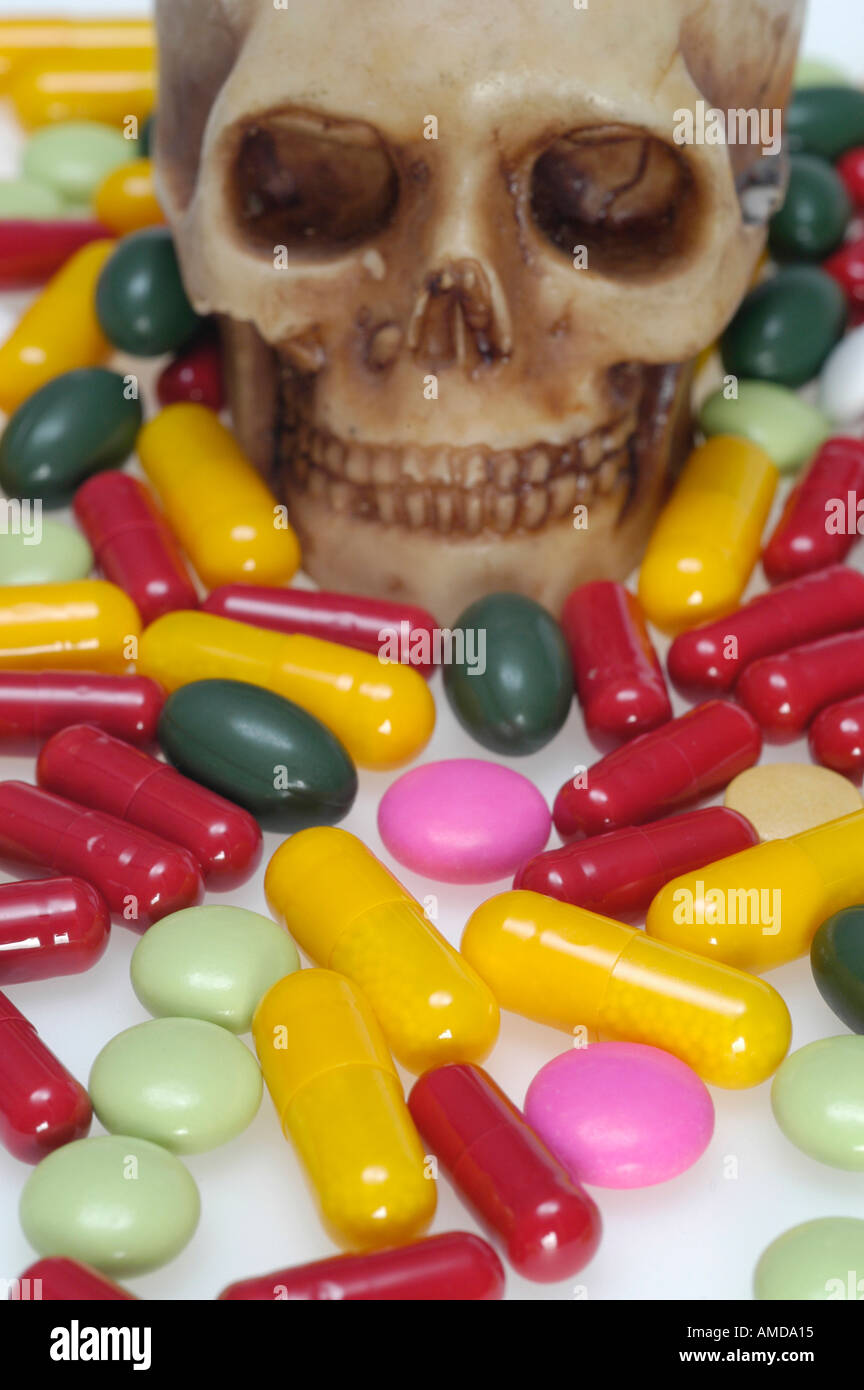 Skull drug hi-res stock photography and images - Alamy