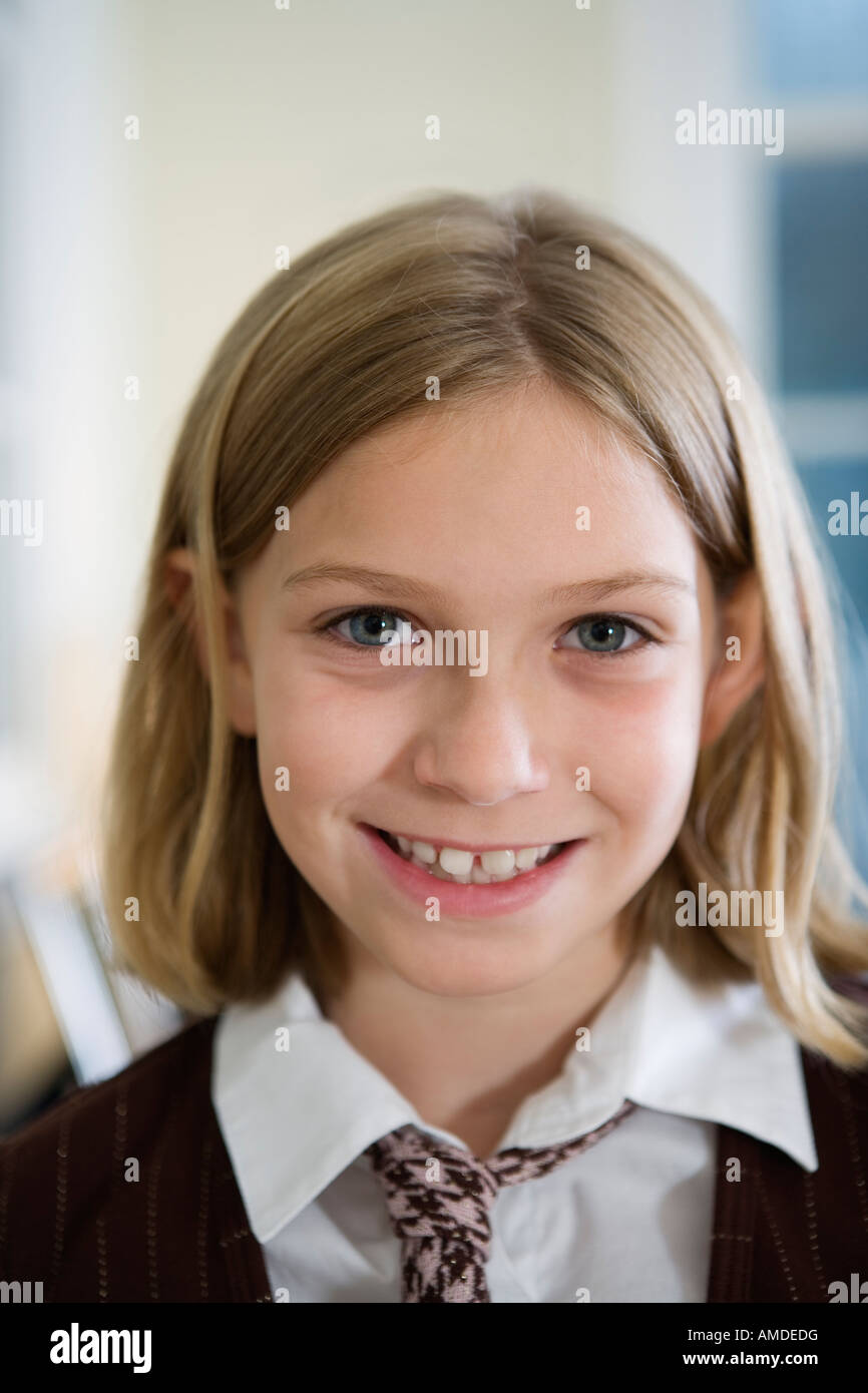 School students wearing uniform hi-res stock photography and images - Alamy