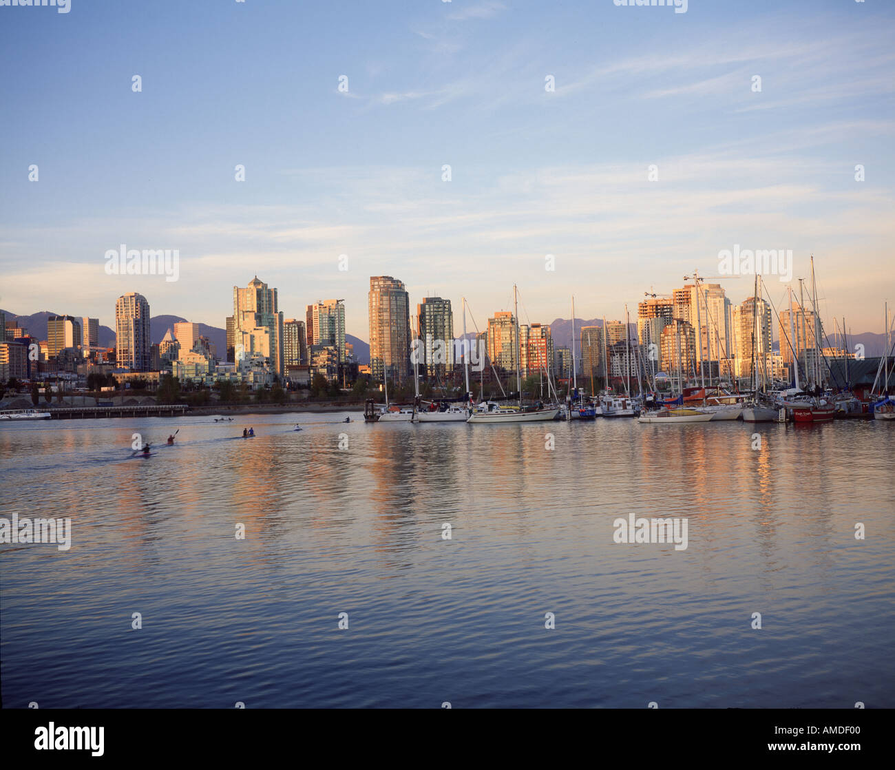 Vancouver skyline canada sunset hi-res stock photography and images - Alamy