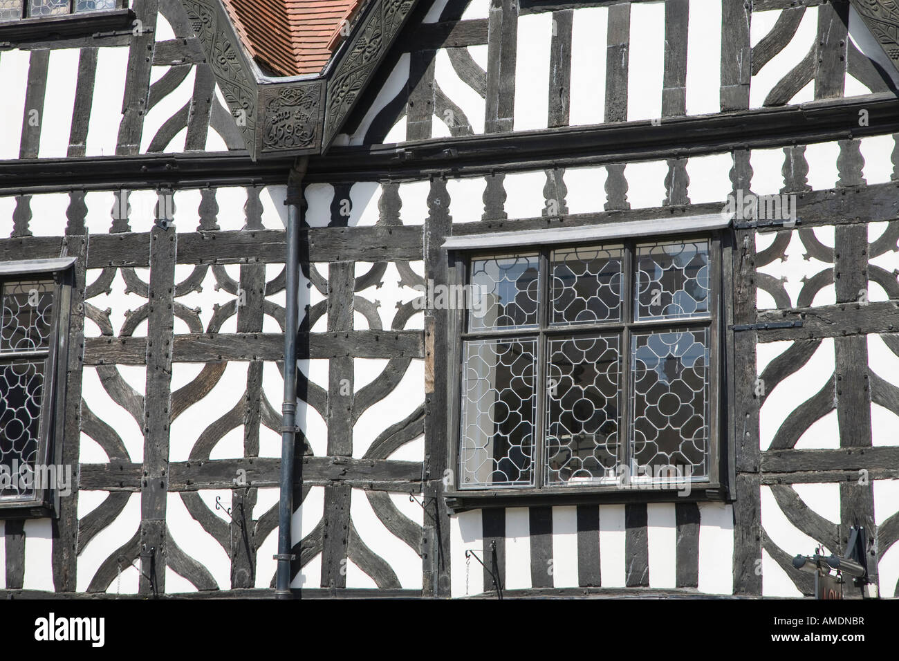 Tudor black and white hi-res stock photography and images - Alamy