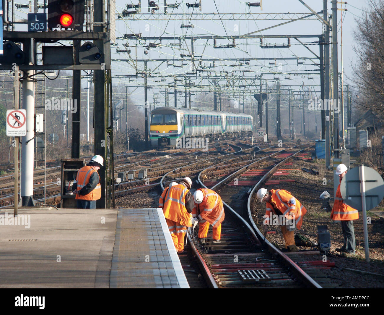 High vis cables hires stock photography and images Alamy