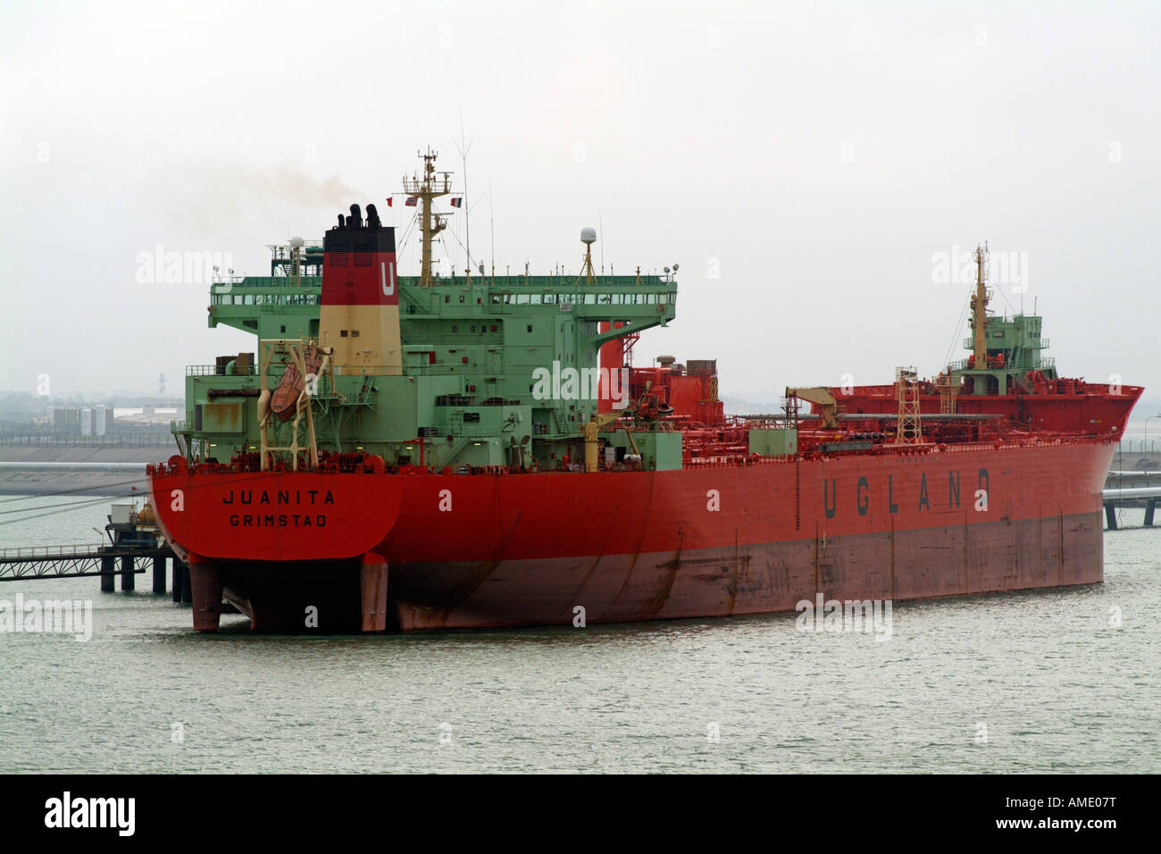 Double hull hires stock photography and images Alamy