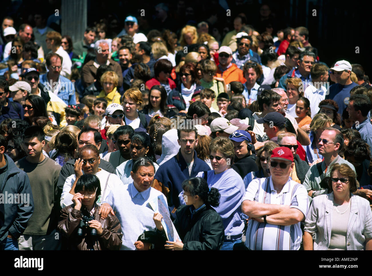 Crowded New York City sidewalk Stock Photo Alamy