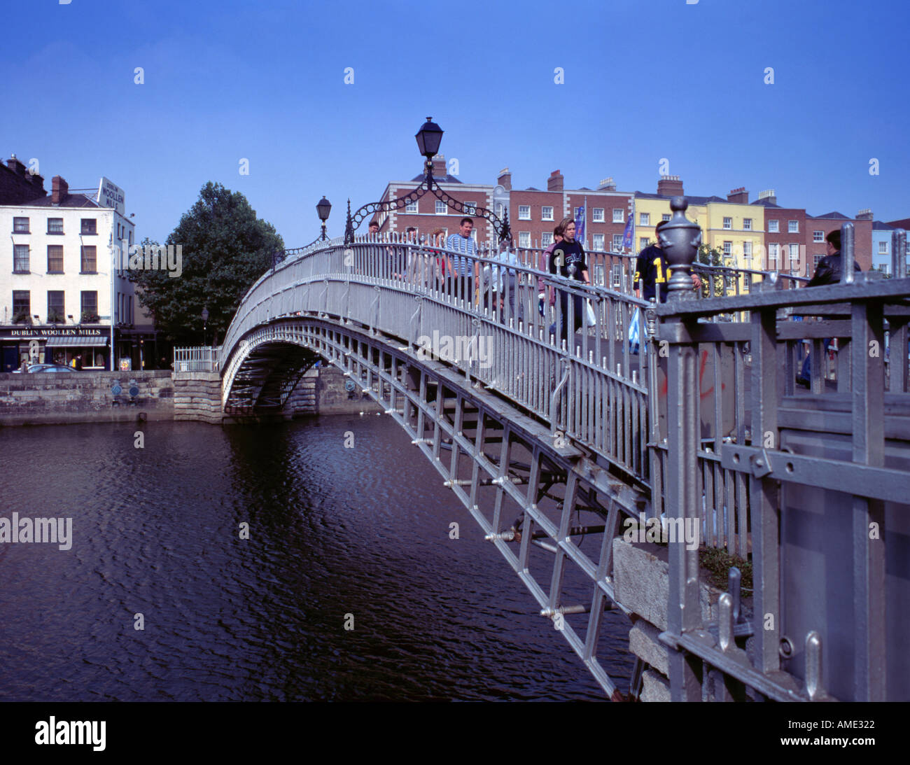 Cast iron single span bridge hi-res stock photography and images - Alamy