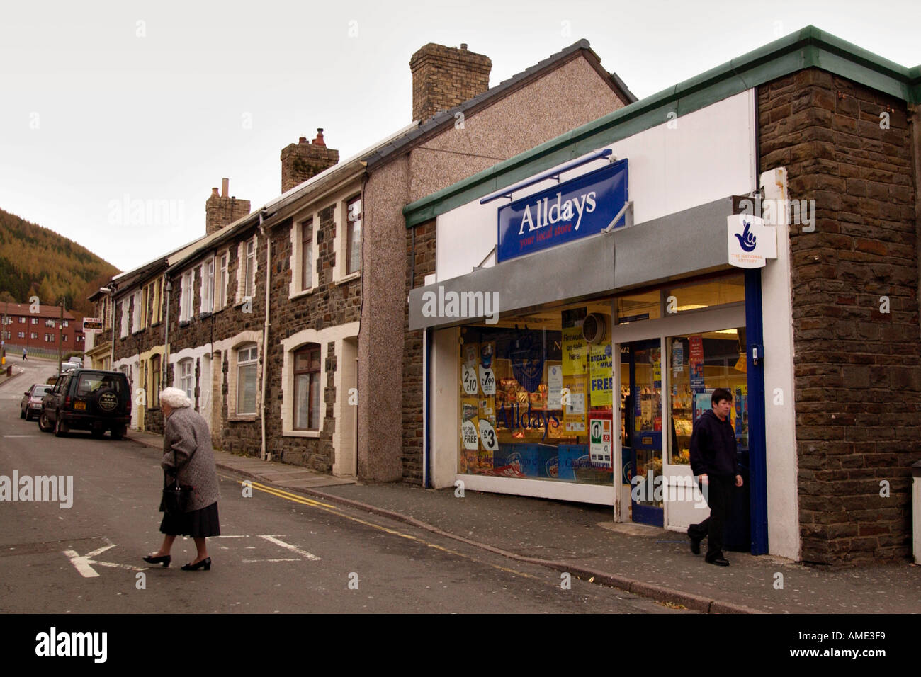 Corner Shop Uk High Resolution Stock Photography and Images Alamy
