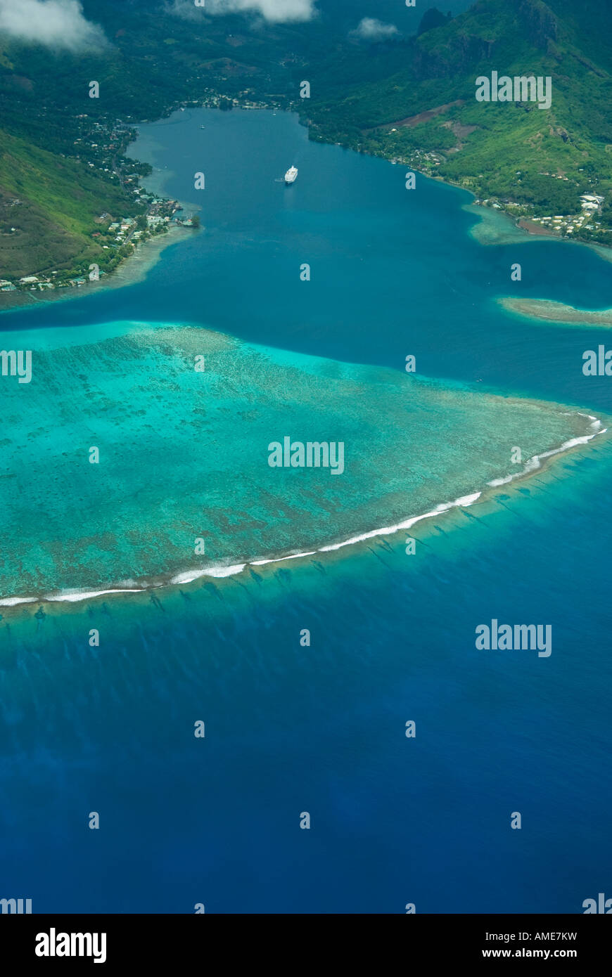 Moorea, French Polynesia. Cook's Bay Stock Photo - Alamy