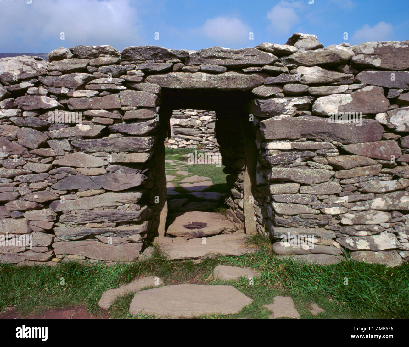 Entrance to 'Iron Age' fort of Dunbeg, Fahan, Dingle Peninsula, County Kerry, Eire (Ireland). Stock Photo